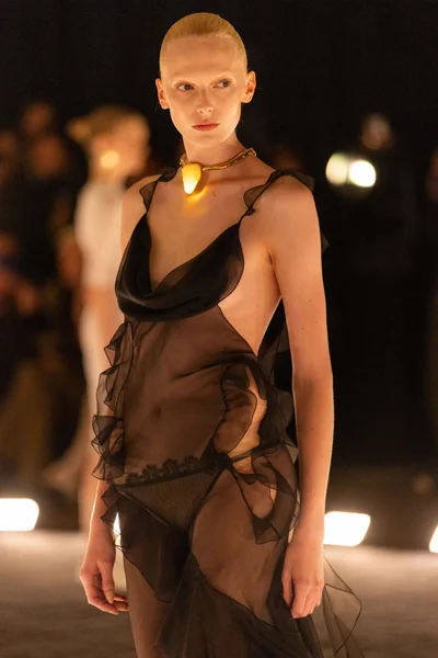 Look 50